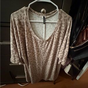 Stylish Leopard Print Long Sleeve Top